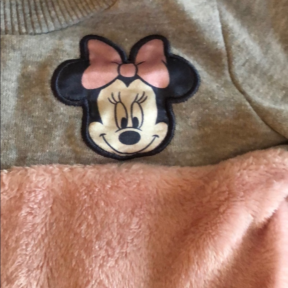 4T Minnie Mouse set - Picture 6 of 11